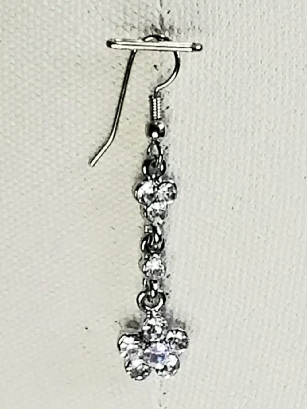 3/$25 Vintage & Beautiful Single Stoned Dangle Earing Quality Costume Jewelry!!